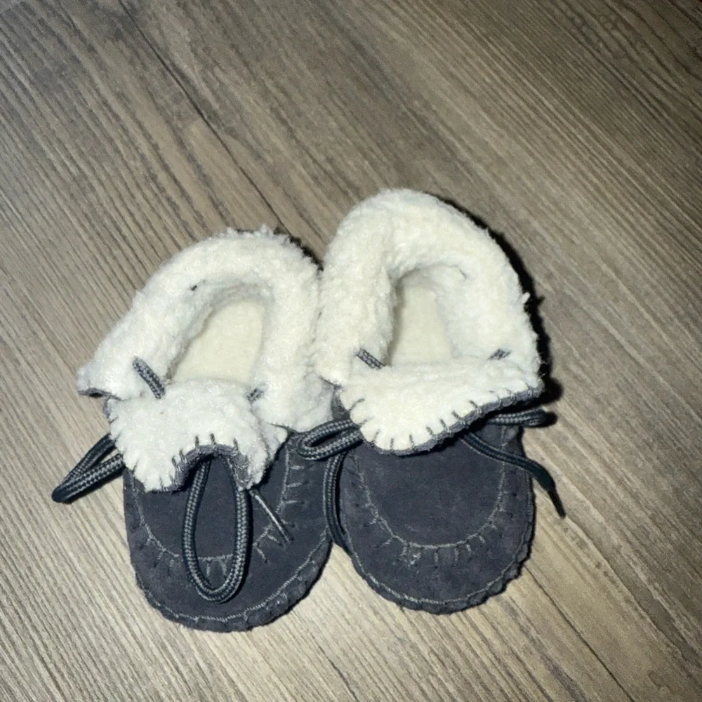 Cozy Gray Baby Booties moccasins 0-3 Month Baby Leather Upper